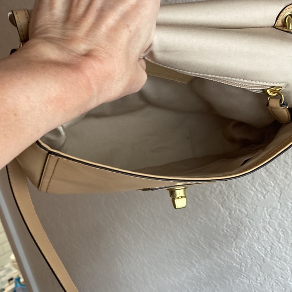 Coach Legacy Willis tan leather cross body purse - Picture 6 of 12